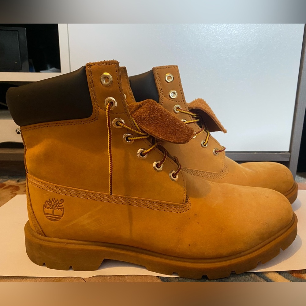 Timberland Boots Premium 6in lightly worn.